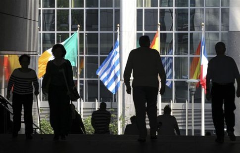 Το μόνο σενάριο στο οποίο εργαζόμαστε είναι η παραμονή της Ελλάδας στο ευρώ, τονίζει η Κομισιόν