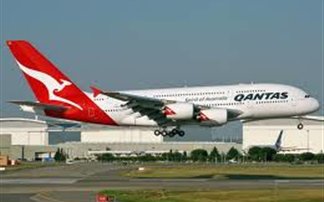 Αυστραλός ισχυρίζεται πως η Qantas τον είχε στην αναμονή για 15 ώρες!