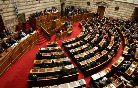 Βουλευτής πήρε άτοκα 10.000 ευρώ πριν καν κάνει την πρώτη του Ερώτηση